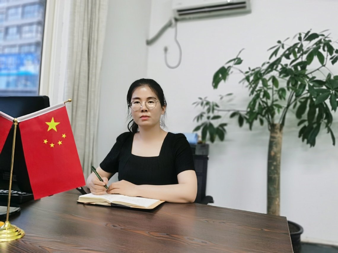 以行践诺砺党性 知行合一育新人